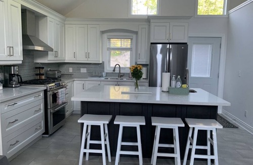 Bluewater Beach Cottage | Newly built 4 season cottage