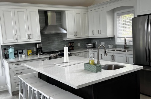 Bluewater Beach Cottage | Newly built 4 season cottage