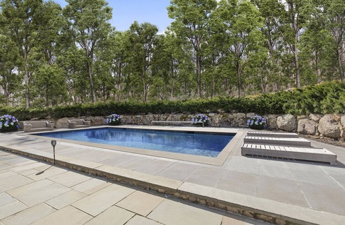 Amagansett North House | NEWLY BUILT 9 Bedroom home - Ultimate PRIVACY, central to everything!