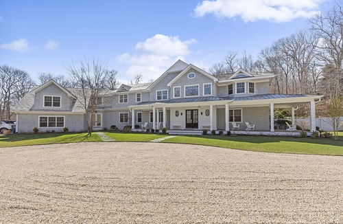 Amagansett North House | NEWLY BUILT 9 Bedroom home - Ultimate PRIVACY, central to everything!