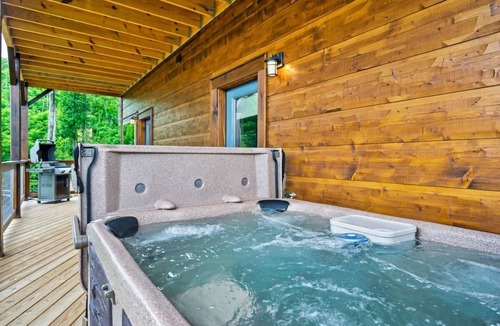 Chalet Village North Ski Chalet | NEWLY BUILT Amazing View Chalet Perfect Location