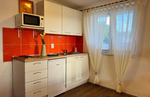 Gornji Karin Apartment | Newly-built apartment with a big balcony