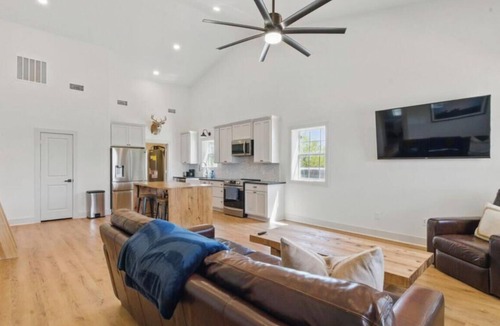 Breckenridge House | Newly built Barndo 3-bedroom 2 bath on 10 acres in Breckenridge Texas