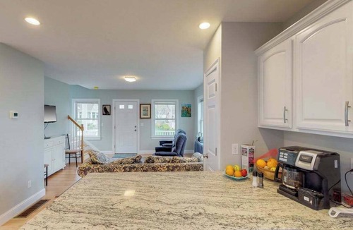 Teaticket House | Newly built bayview home, steps to dock/launch on Great Pond - small dogs OK
