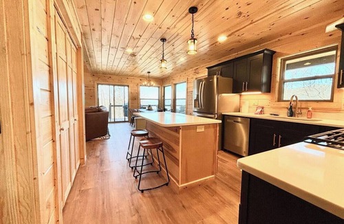 Bryson City House | Newly built, Cabin in the Clouds