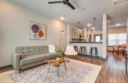 College Station House | Newly Built 'Corner Hideaway' 3 Mi to Texas A & M