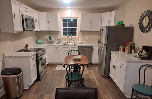 Durham Cottage | Newly built cottage in historical district close to walking trails and downtown.