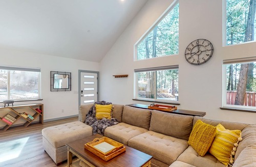 Alta House | Newly-built duplex in Sierra Mountains, hot tub