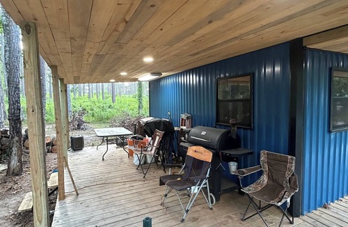 Zavalla Cabin | Newly built, fully furnished cabin located on Parker Point near Sandy Creek.