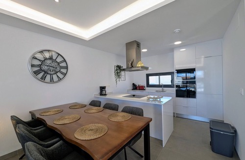 Los Montesinos House | Newly Built Holiday Home 'R-40-E' with Private Pool, Wi-Fi & Air Conditioning