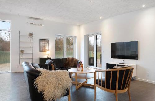 Egsmark Strand House | Newly Built Holiday Home For 8 People Close To Ebeltoft