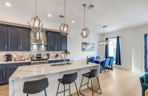 East Downtown Houston House | Newly Built Home - 2 Min to Downtown- Fenced Yard - Garage Access