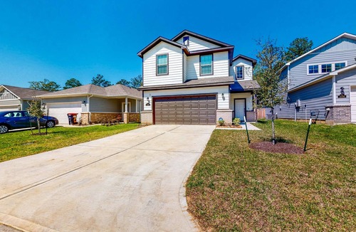Porter House | Newly Built Home - Open Layout - Central Location