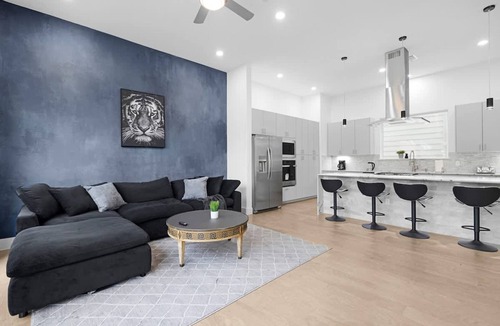 South Central Houston House | Newly Built Modern 3 Bedroom Houston Home