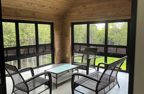 Eugenia Cottage | Newly-built Modern Farmhouse at Eugenia Falls