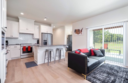 Tulsa House | Newly Built Modern Getaway on Private Acreage!