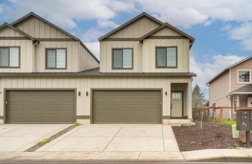 Pleasant Valley House | Newly Built PNW Home: 1 Mi to WSU & Med Center