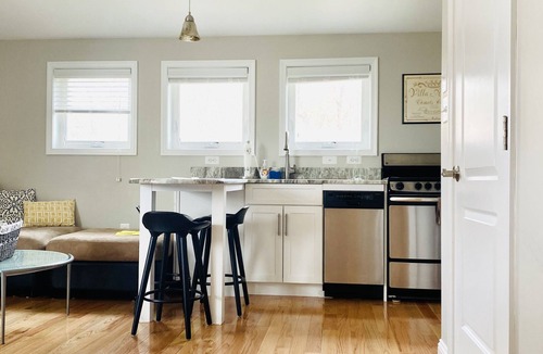 Nauck House | Newly Built Private Large Studio Apt in Arlington