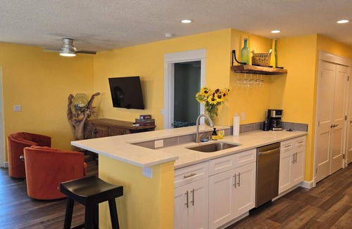 Salem House | Newly Built River View home with Total Privacy in Salem/McMinnville Wine Country