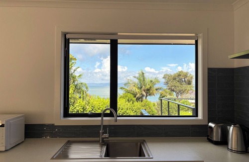 Whakatete Bay House | Newly built self-contained auxiliary unit in awesome Thornton Bay