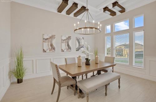 Calallen House | Newly Built Stylish Retreat with Designer Kitchen - Near Park & Beach