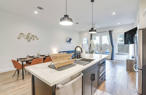 OST - South Union House | Newly Built Townhome 5 Mi to NRG!