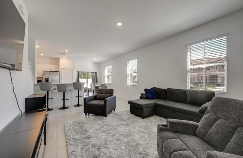 Ruskin House | Newly Built Townhome 8 Mi to Manatee Viewing Ctr!