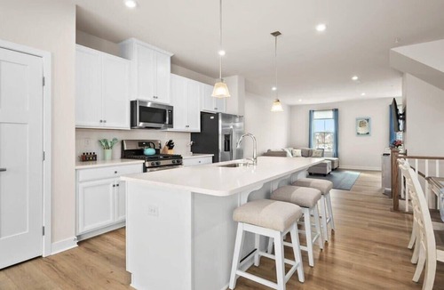 Bayside House | Newly Built Townhome in Amenity Filled Community
