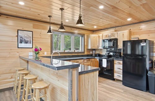Severance House | Newly Built year-round house with specactular lake views!