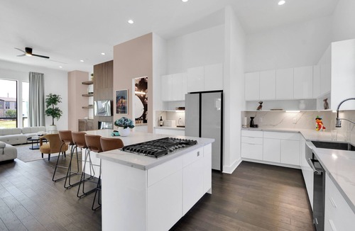 Houston House | Newly Constructed Winsome Village A - Galleria Area!