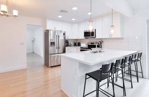 Sacramento House | Newly Done 4 Bedroom Home (Irish)
