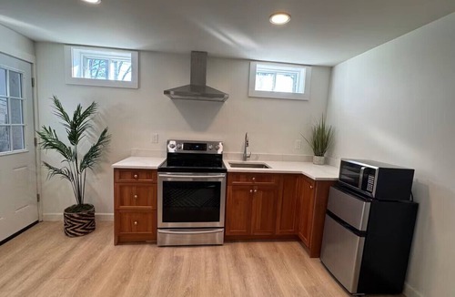 Woburn Apartment | Newly Finished Guest Haven in Woburn