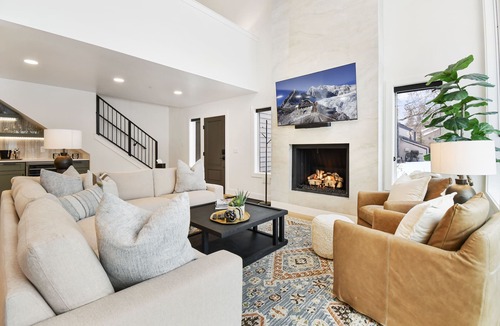 Deer Valley House | Newly & Fully Remodeled! Free Ski Shuttle to DV! AC & Hot Tub. Up to 25% Off!