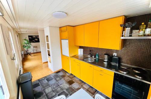 St. Gallen Apartment | Newly furnished beautiful old building apartment in the center with Apple TV O1