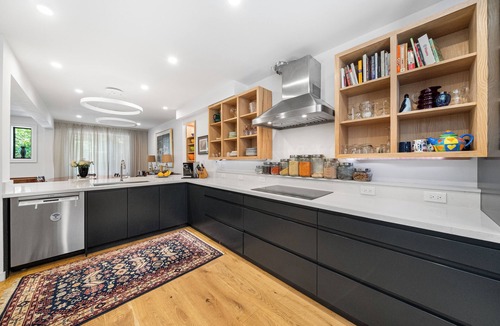 Trinity - Bellwoods House | NEWLY LISTED Trinity Bellwoods 4 br home !