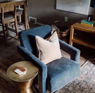 Westlake Apartment | NEWLY Listed! Westlake Stylish