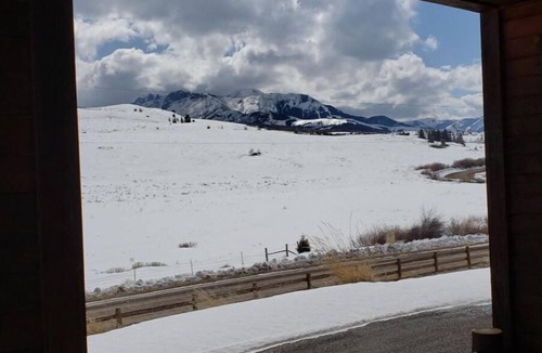 Emigrant House | Newly Listed! Yellowstone Mountain View