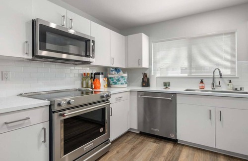 Ewa Condo | Newly Luxury Condo Oasis