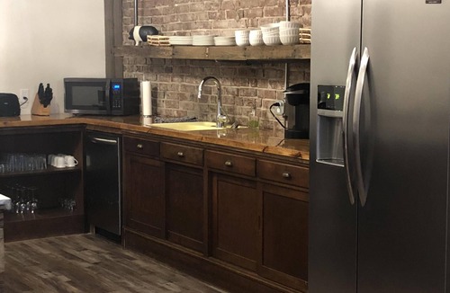 Cape Girardeau Apartment | Newly re-listed downtown historic apartment