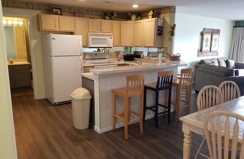 Osage Beach Condo | Newly redecorated!3BR/2BA Walk in Level, Free WIFI.Parkview Bay. Great View!