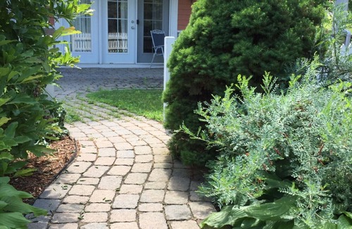 Bromont Condo | Newly refreshed lovely quiet 3 bdrm corner unit, fully furnished, hi speed wifi