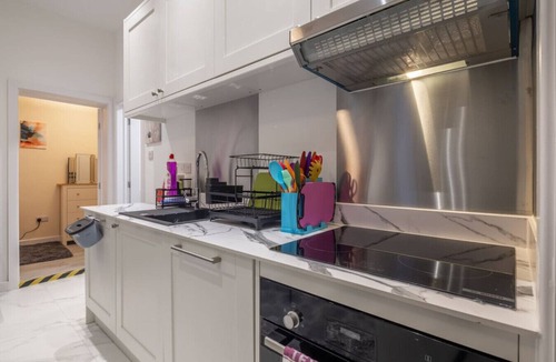 Arbury House | Newly refurbed 3Bed Annexe - With Parking!