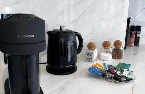 Canary Wharf Apartment | Newly Refurbished w/River Views