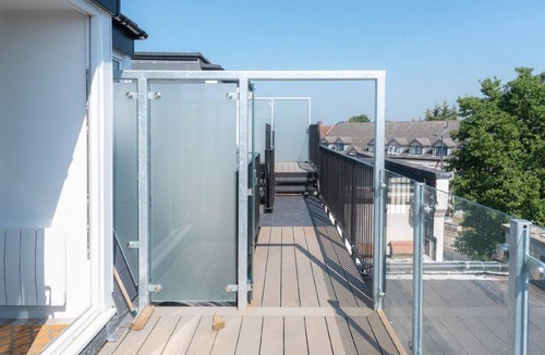 Brondesbury Park Apartment | Newly Refurbished 2 bed with Fantastic View