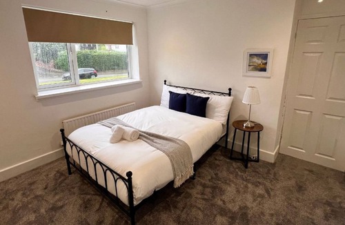 Tatenhill House | Newly Refurbished |Contractors |Families