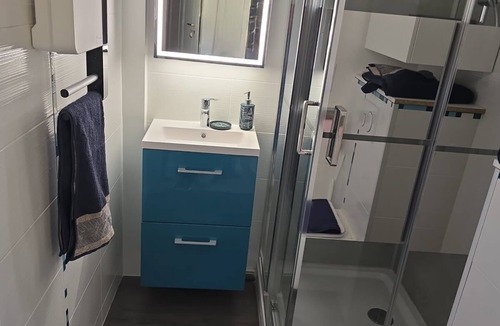 Chatel-Guyon Apartment | Newly refurbished studio in a quiet, convenient location.