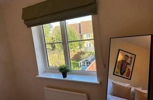 North Moreton House | Newly refurbished 2 bed- Didcot