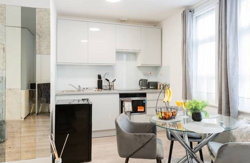 Kensal Green Apartment | Newly refurbished Studio in Kensal green