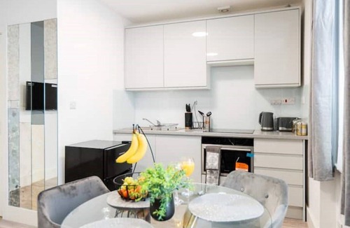 Kensal Green Apartment | Newly refurbished Studio in Kensal green