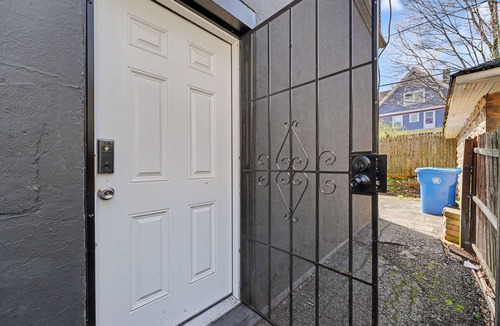 Rochester Apartment | Newly remodel cozy and quiet 3B1B upper floor duplex near central Rochester